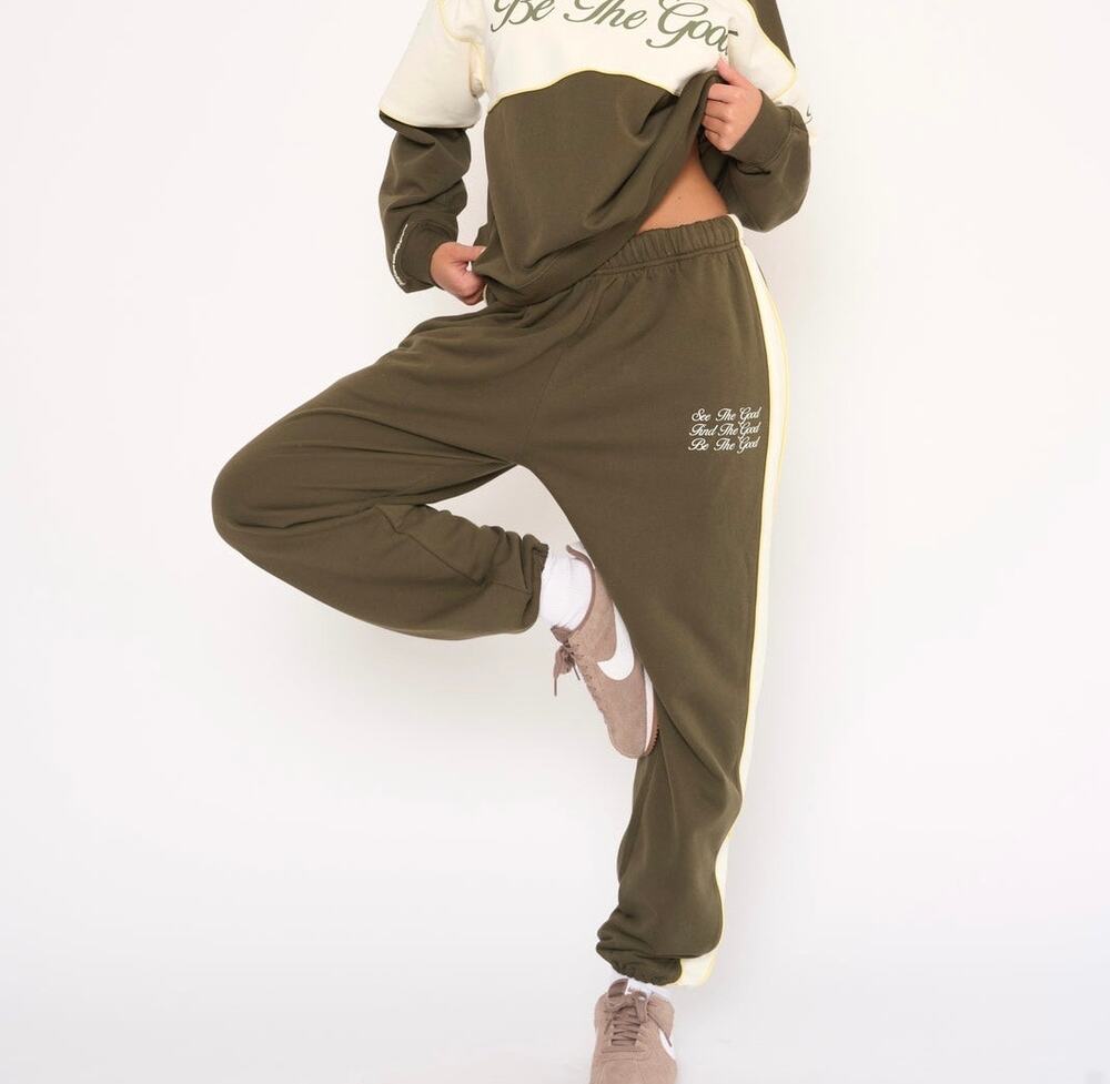 NWT The Mayfair Group Mayfair X Naomi Girma Sweatpants Green Sz M/L